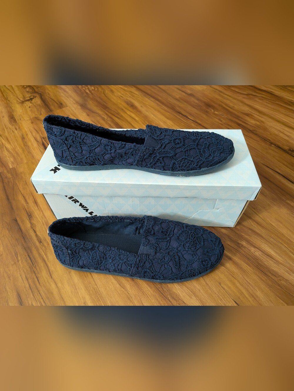 Women's Airwalk Flats Size 8.5, Navy, Crochet Dream, Slip-Ons, Cushioned